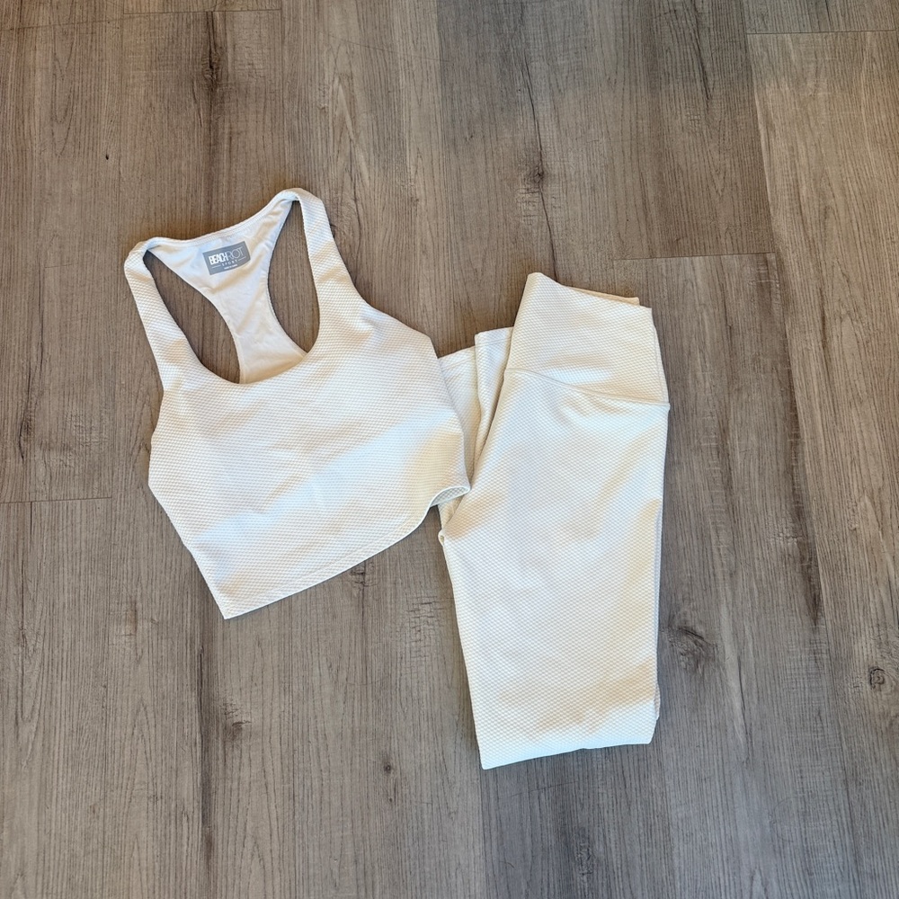 Beach Riot off white workout set